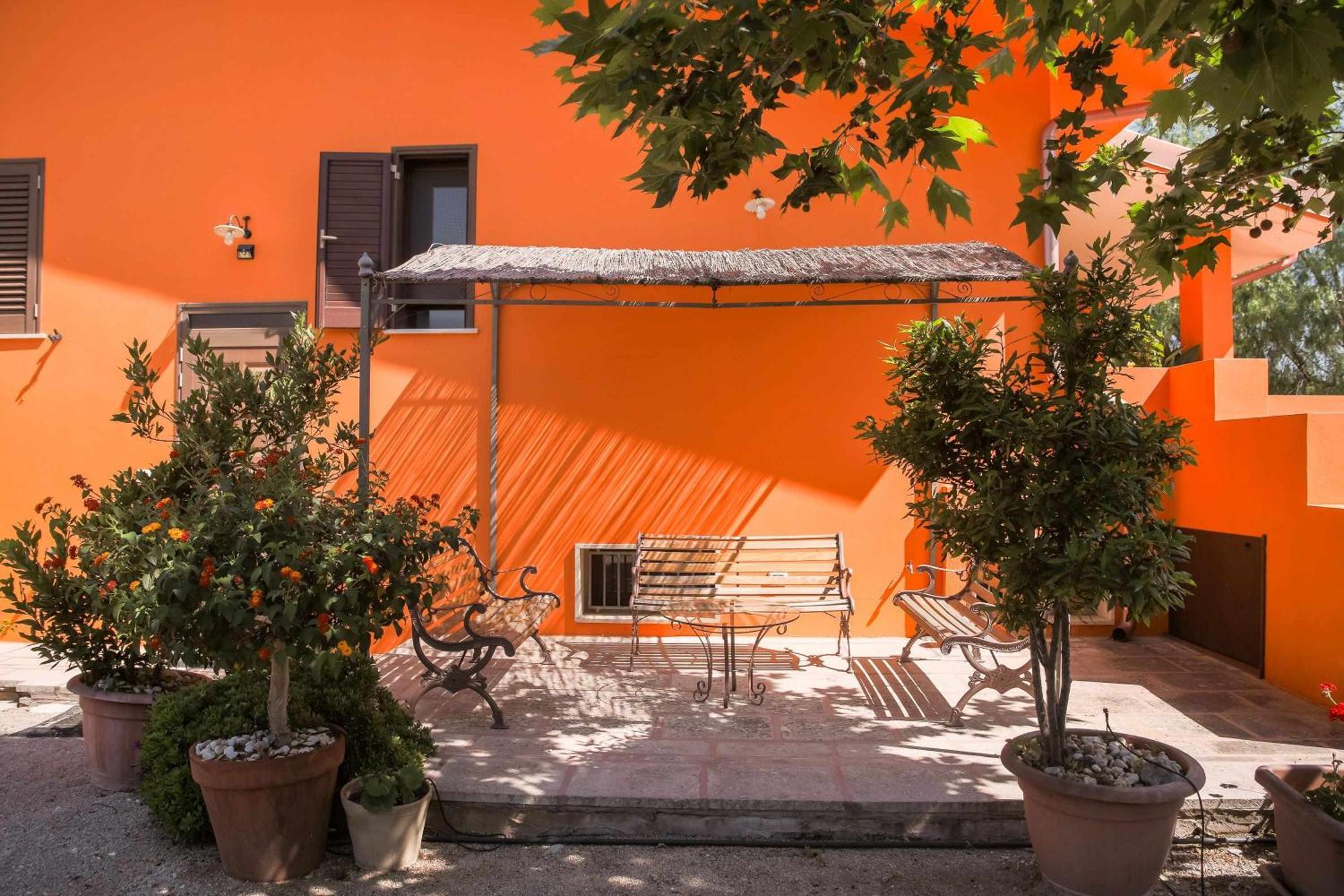 Villa Claudia By Vivimy Parabita Exterior photo