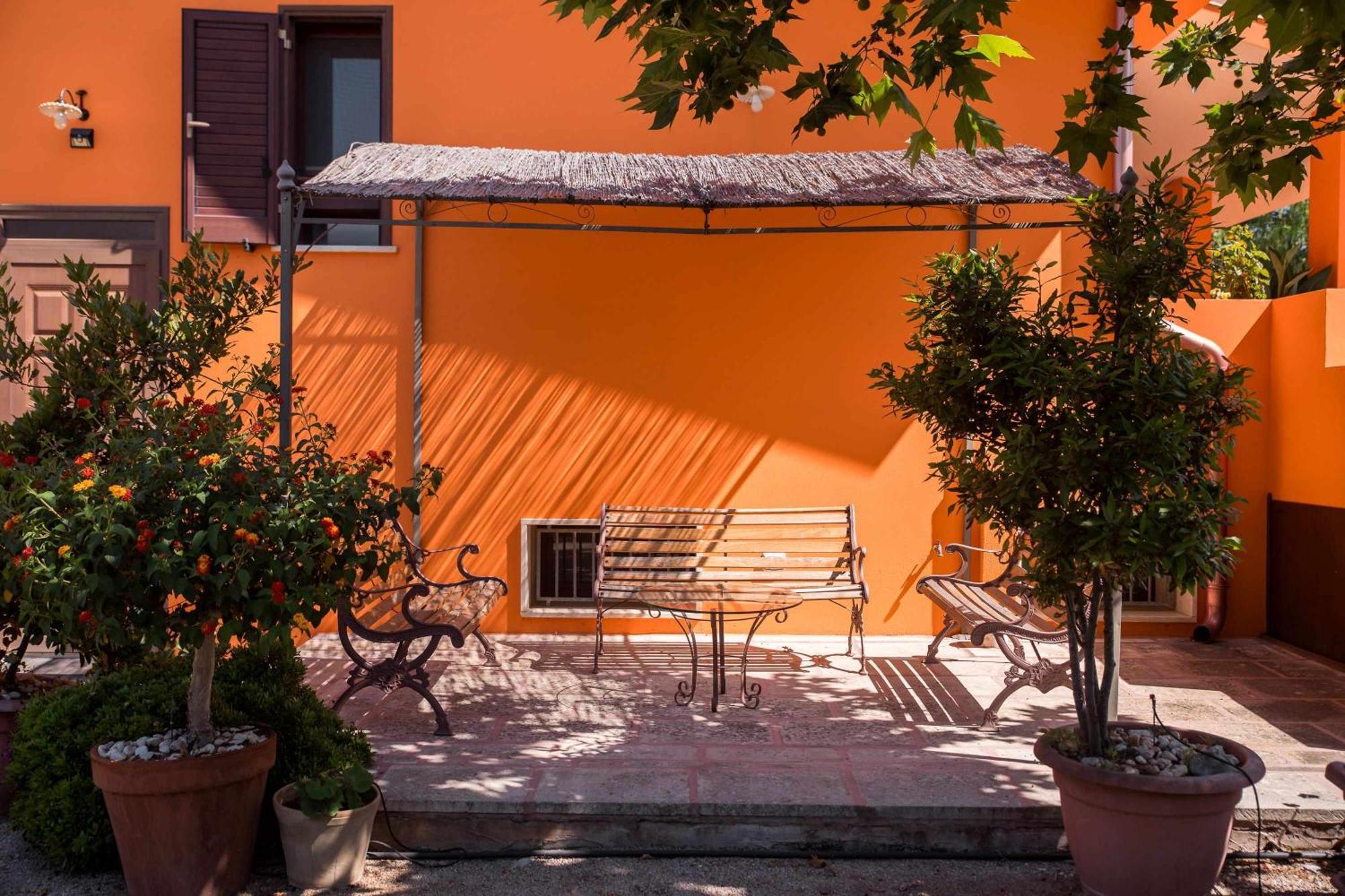 Villa Claudia By Vivimy Parabita Exterior photo