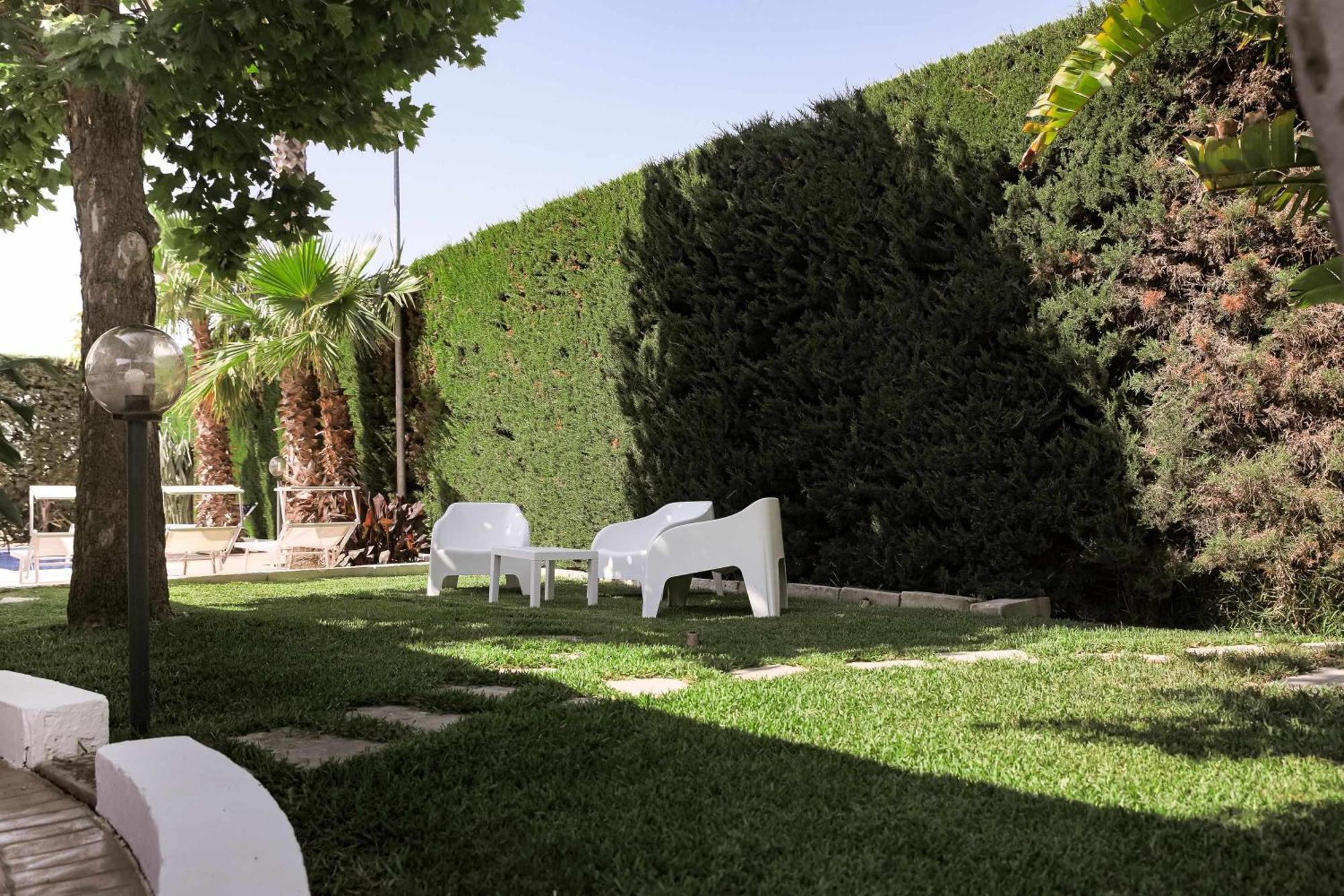 Villa Claudia By Vivimy Parabita Exterior photo