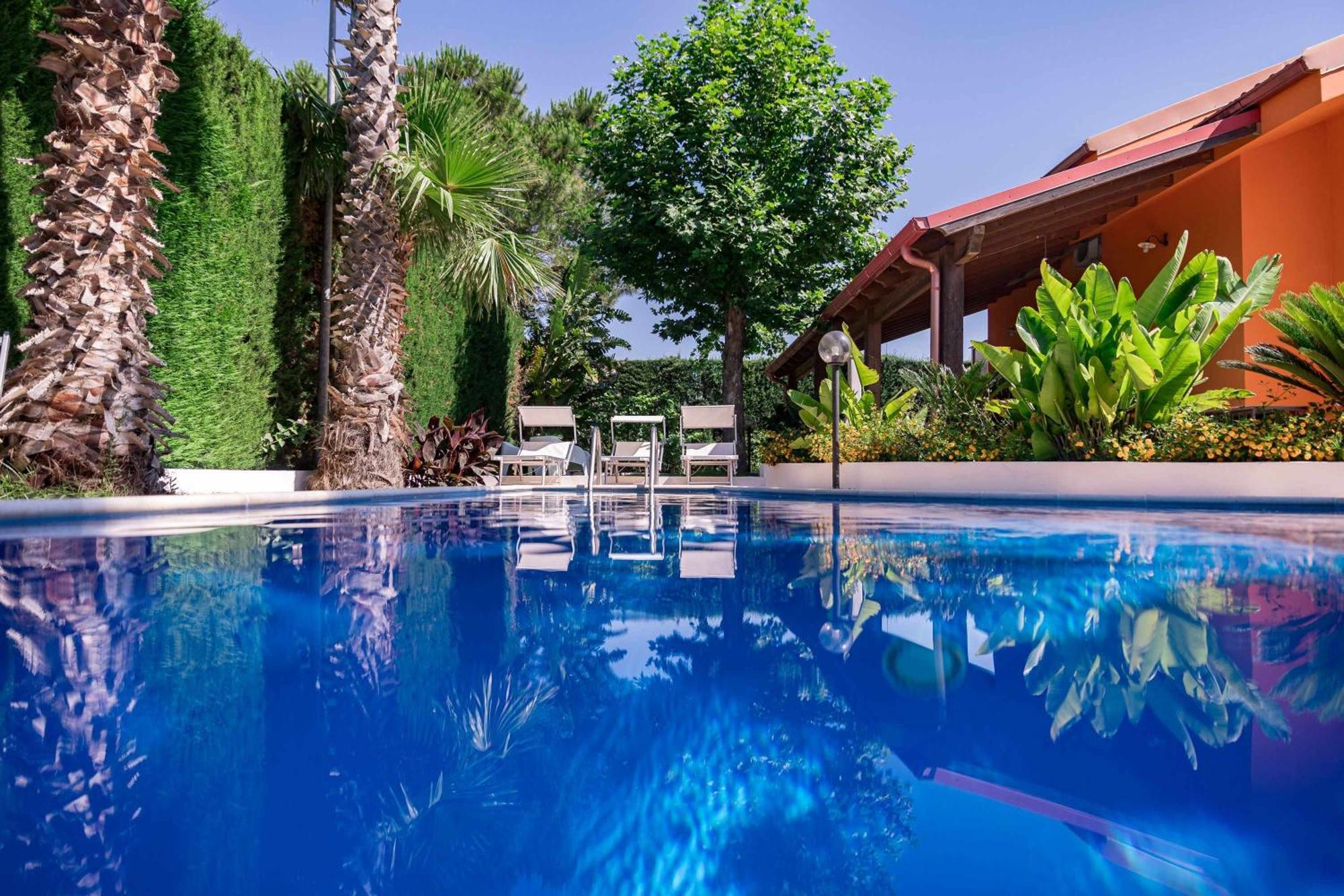 Villa Claudia By Vivimy Parabita Exterior photo
